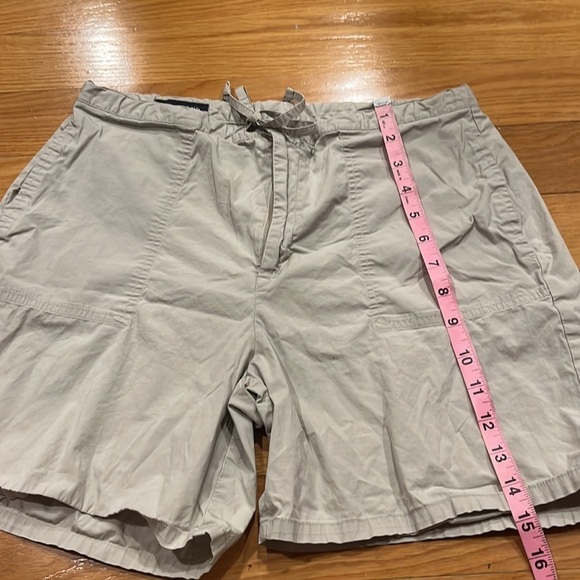 Lands’end women’s beige short size 8 . - Picture 9 of 10